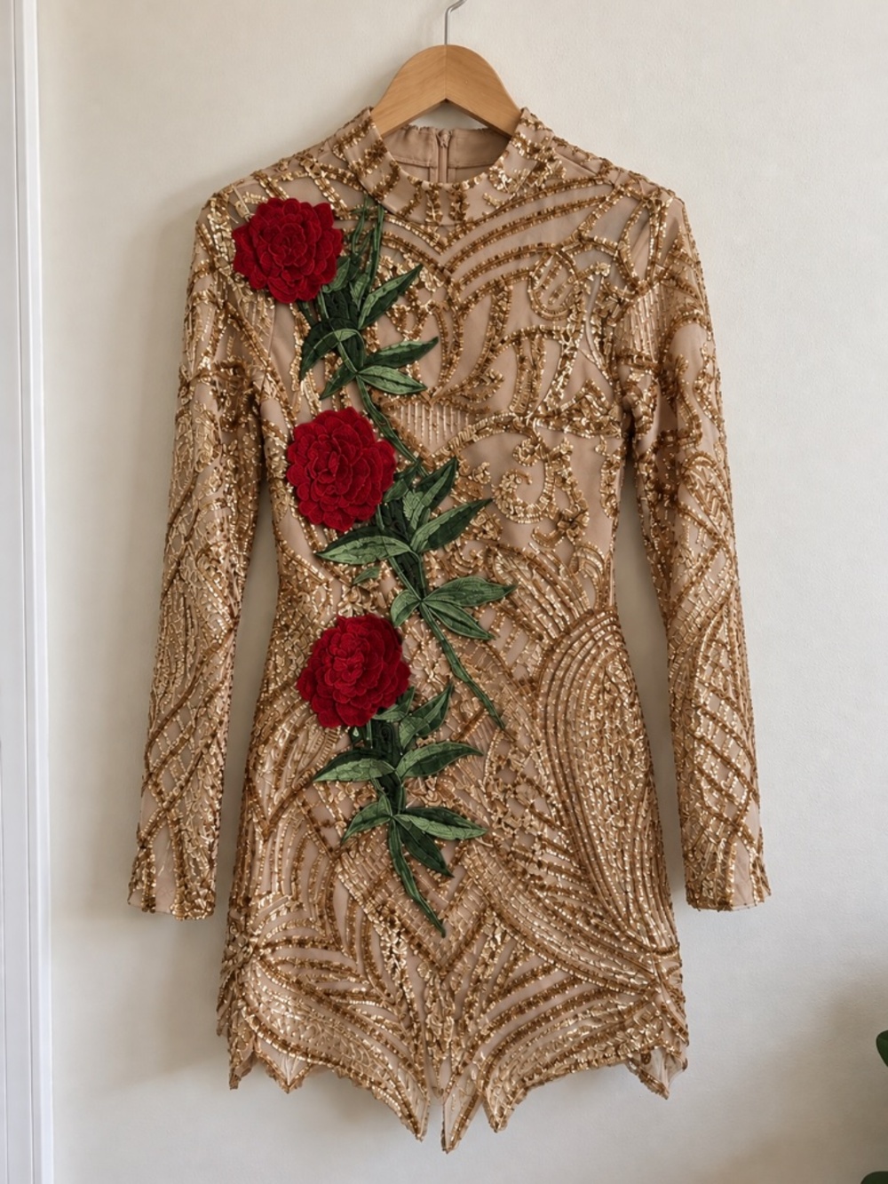 AKIRA Sexy STUNNING Showstopper Sequin Roses Vegas Holiday Party Elegant Mini - Picture 5 of 5